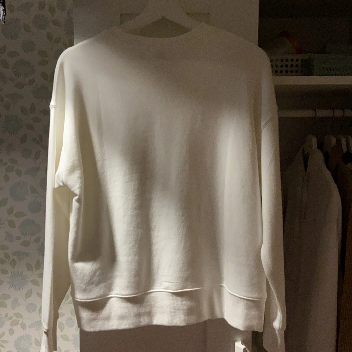 Vit Sweatshirt storlek M - 90