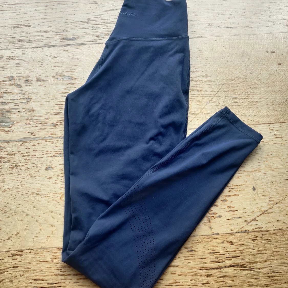 Alphalete Surface laser cut - 91