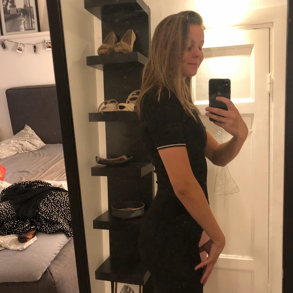 Svart ribbad klänning - 90