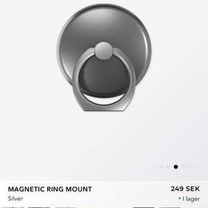 Magnet ring från ideal of Sweden som gör att man får ett stadigare grepp i mobilen. Använt fåtal gånger, bra skick! Nypris 249kr, mitt pris 100kr och gratis frakt! Pris går att diskuteras