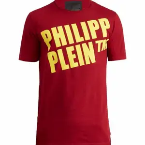 !Beställningsvara! - Philipp Plein t-shirt - Storlek M-XXL - Skick 10/10 - nypris 3300 - mitt pris: bin 1600 - Köpare står för frakt om inget annat bestäms och meetup kan lösas i Uppsala eller eventuellt i Stockholm 