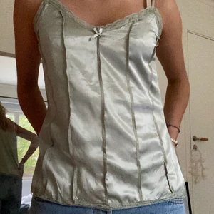 spetslinne - ett super gulligt ljusgrönt linne!!! 