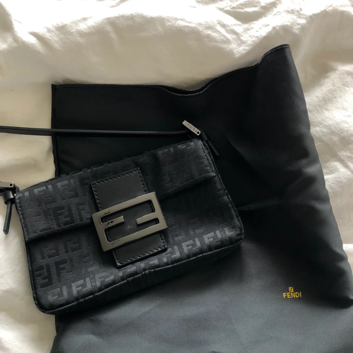 Fendi väska (äkta) 