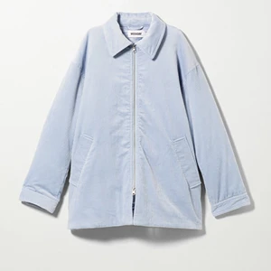 Weekday jacka - Superfin jacka från Weekday  ☁️☁️ lite täcken på användning men annars bra skick. Kontakta för mer bilder 