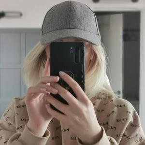 70 - Fin keps som ny 