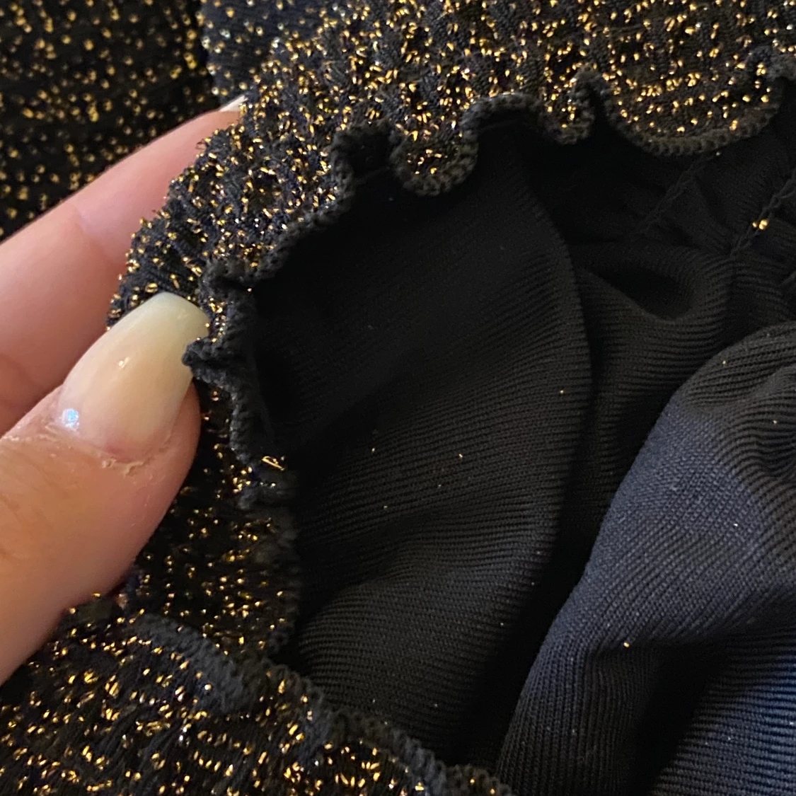 En svart lång ärmad tröja!!  - 91