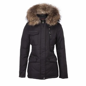 Hollies jacka  - Säljer min hollis jacka haft den 2 vintrar men använd 1 vinter då jag köpte en annan vinter jacka och denna inte kommer till användning. Köpt på miinto för 4500kr 