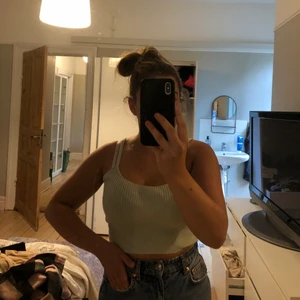 Pastell grönt linne  - Super fint pastell grönt linne, helt nytt bara tagit av lappen. Köpte de i somras men har inte kommit till användning tyvärr💞