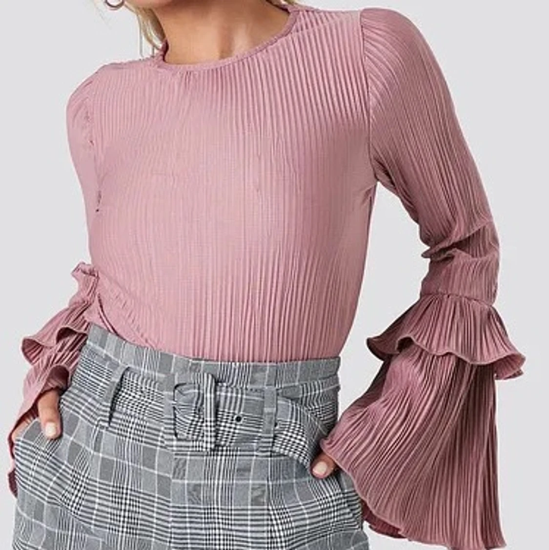 NA-KD cropped blus storlek S
