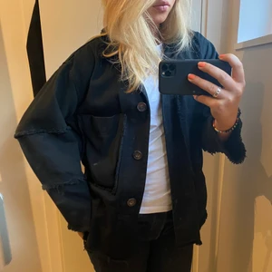 #snygg - Svart jacka från Zara!