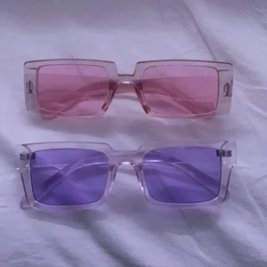 Solglasögon  - Säljer dessa SKITCOOLA glasögon från shein! Oanvända! Båda för 40kr eller 25kr st! 💞 frakt tillkommer