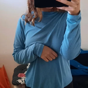 Tröja från bikbok - Fina tröja från bikbok i strl L. Frakten ingår inte I priset. KOLLA GÄRNA IN MINA ANDRA ANNONSER.