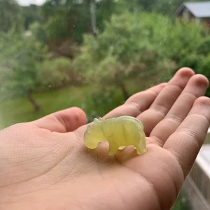 Grön Kalcit flodhäst💚✨ - En liten flodhäst av grön kalcit. 💚✨