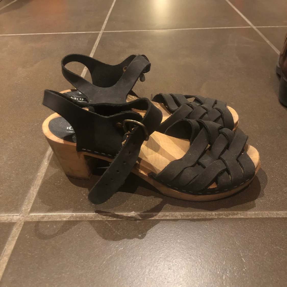 Säljer mina fina Mohedaskor. Så fina ti - 90