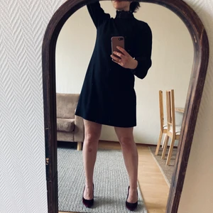Little black dress - Liten svart klänning från Zara.  Använd inte.