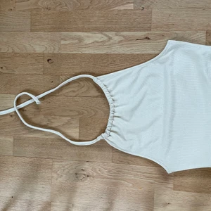 Topp - Jätte fin beige topp från NAKD!