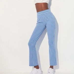 Rutiga byxor från junkyard XS - Byxor från Junkyard, helt oanvända och finns inte kvar på deras sida. Stl XS