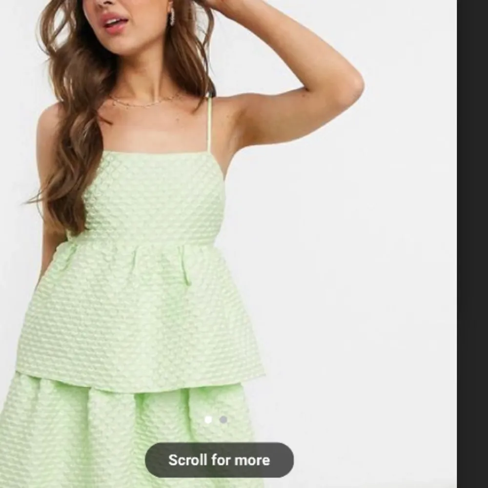 Mint grön fräsch klänning från Collective The Label Petit men funkar på ”långa” också, helt ny och har lapp kvar så alltså nyskick⚡️Skriv gärna privat vid frågor eller fler bilder🙌🏼. Klänningar.