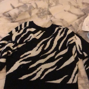 sweatshirt  - säljer denna tröja super skön och mjuk 💕💕