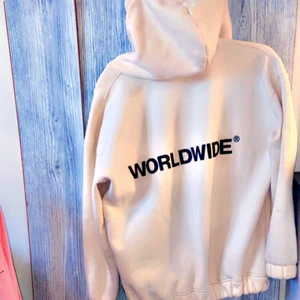 Worldwide hoodie  - Oversize hoodie använd 1 gång 