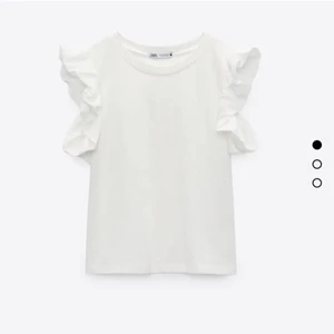 Zara tröja  - Stl XS, köpt för ca 3 månader sedan men kommer aldrig till användning💗 använd ca 3 gånger💗 väldigt bra skick utan skador eller annat✨ fler bilder finns priv 