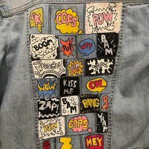 Vårjacka - Sjukt cool vårjacka målad av Sigrid Langensköld, köparen står för frakten. UNIK!!