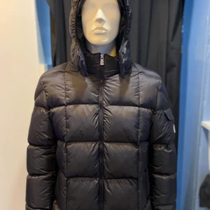 Moncler jacka  - Moncler jacka till salu 