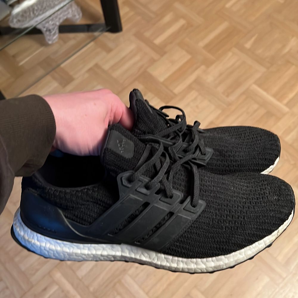 Svarta adidas ultraboost 46 Plick Second Hand