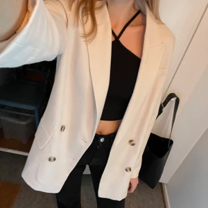 Oversize kavaj från H&M - Beige kavaj från HM i storlek S, oversize fit