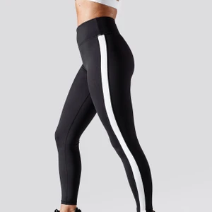 Träningsbyxor från workoutempire - Sköna och snygga träningsbyxor i bra skick. Storlek S. Frakt 24kr