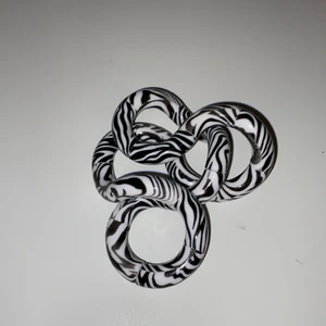 Zebra tangel  - Vi säljer en tangle 