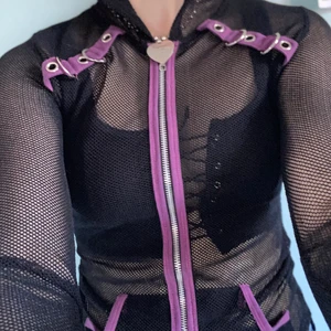 Living Dead Souls nät hoodie  - Nät hoodie av det populära emo märket Living Dead Souls märkt som storlek S.                                                                Köper betar för frakten😌