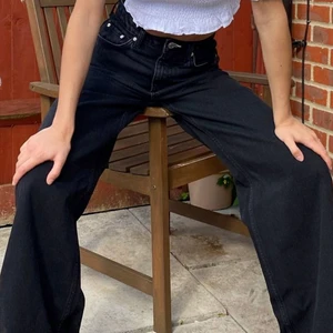 Svarta weekday ace jeans  - Jättefina jeans från weekday i modellen Ace, knappt använda👍🏼👍🏼 pris kan diskuteras 