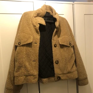 Jacka  - Jacka, brun, st S 