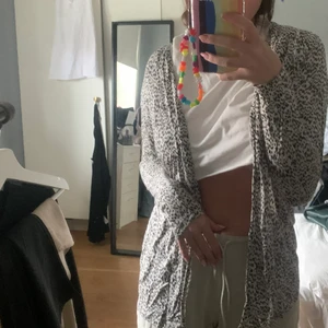 Mönstrad kofta - Super fin kofta från hm storlek XS super skön och fin!