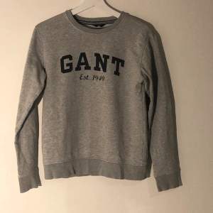 Gant tröja, andvänd fåtal gånger, storler 160. Köpt hos gant för 999kr