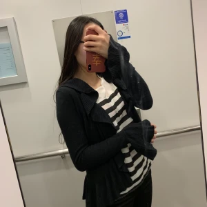 Kofta i storlek xs - Kofta i storlek xs, fin skick, finns hämta i Stockholm, kan även skicka via post