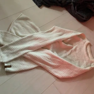 Stickad klänning  - Super bekväm och fin men har aldrig använt den. 