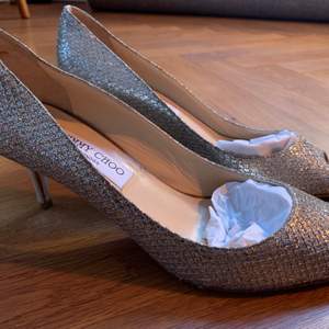 Beautiful “Evelyn” glitter lamé open toe pumps, champagne colour, size EU50/US, heel 65mm. Pristine condition, new heels. Worn once