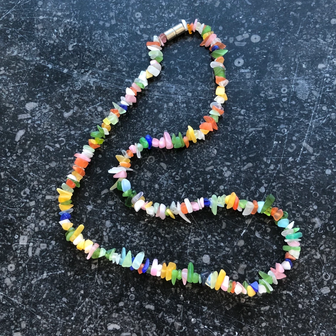 Halsband med stenar - 90