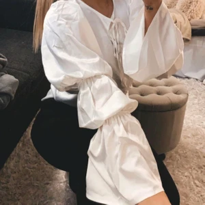 Blus från nakd  - Superfin blus från nakd i Strl 38. Använd 1 gång. 