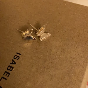 Örhängen - Jättesöta örhängen i silver!