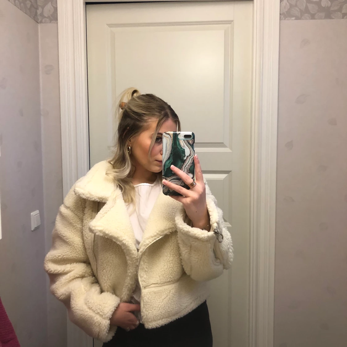 Krämvit teddyjacka stl 34