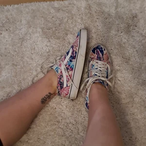 Vans strl 39 - Använda skonsamt. 