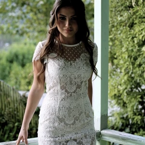 Student klänning  - Säljer min studentklänning, använt 1 gång , som helt ny (ordinarie pris 3000kr)