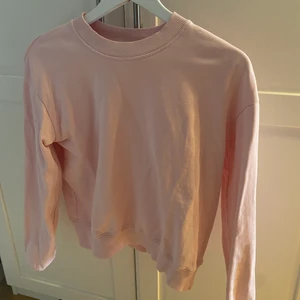 Nakd - Säljer en collegetröja från Nakd i storlek M för 100kr + 66kr i frakt 