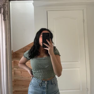 Grön topp - Grön topp från HM köpt för några år sen😇