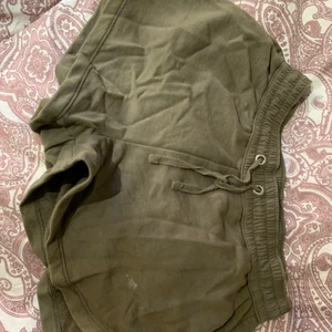 Shorts  - Mjukis shorts använd typ 3 gånger 