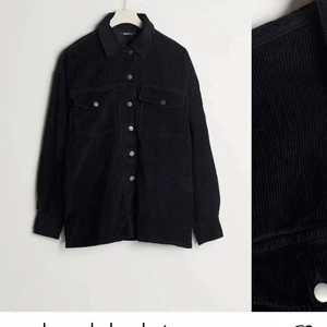 SÖKER från Gina tricot - Söker denna overshirt från Gina tricot! Är endast intresserad av den svarta. Stl 34