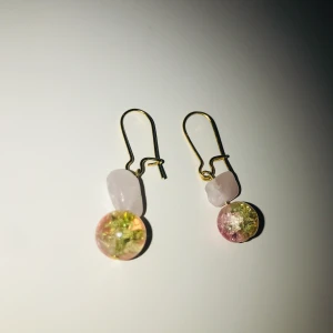 Handgjorda örhängen, No.9 ! - Handgjorda örhängen av mig! Tar även beställningar, bara att höra av sig! 